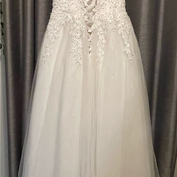 Hebeos V-neck Ball gown Sleeveless Sweetheart floor length Tulle Wedding dress - Picture 3 of 7